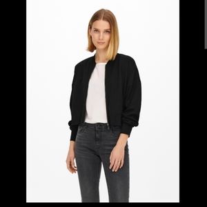 💰3/$30Fall two tone bomber style jacket